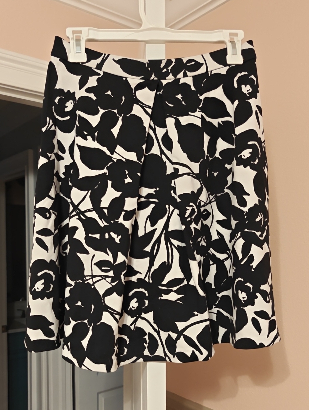 Adrienne Vittadini Black and White Floral A-Line Skirt